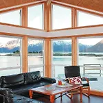 11 Person In Gullesfjord