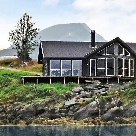 Casa de Férias 11 Person In Gullesfjord *