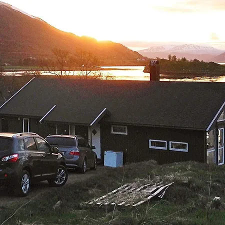 Casa de Férias 11 Person In Gullesfjord