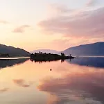 11 Person In Gullesfjord Flesnes