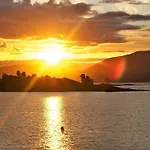 11 Person In Gullesfjord Nyaraló *