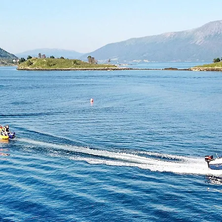 Semesterbostad 11 Person In Gullesfjord Flesnes