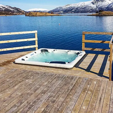 11 Person In Gullesfjord